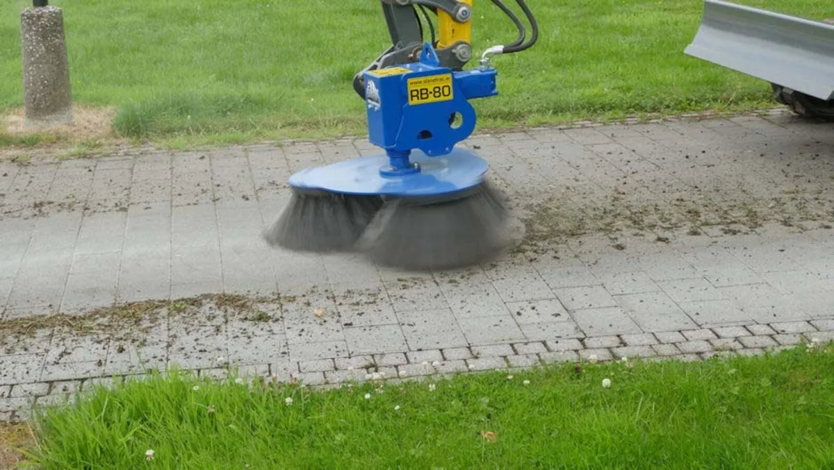Slanetrac RB80 Mini Digger Brush Attachment - Image 4