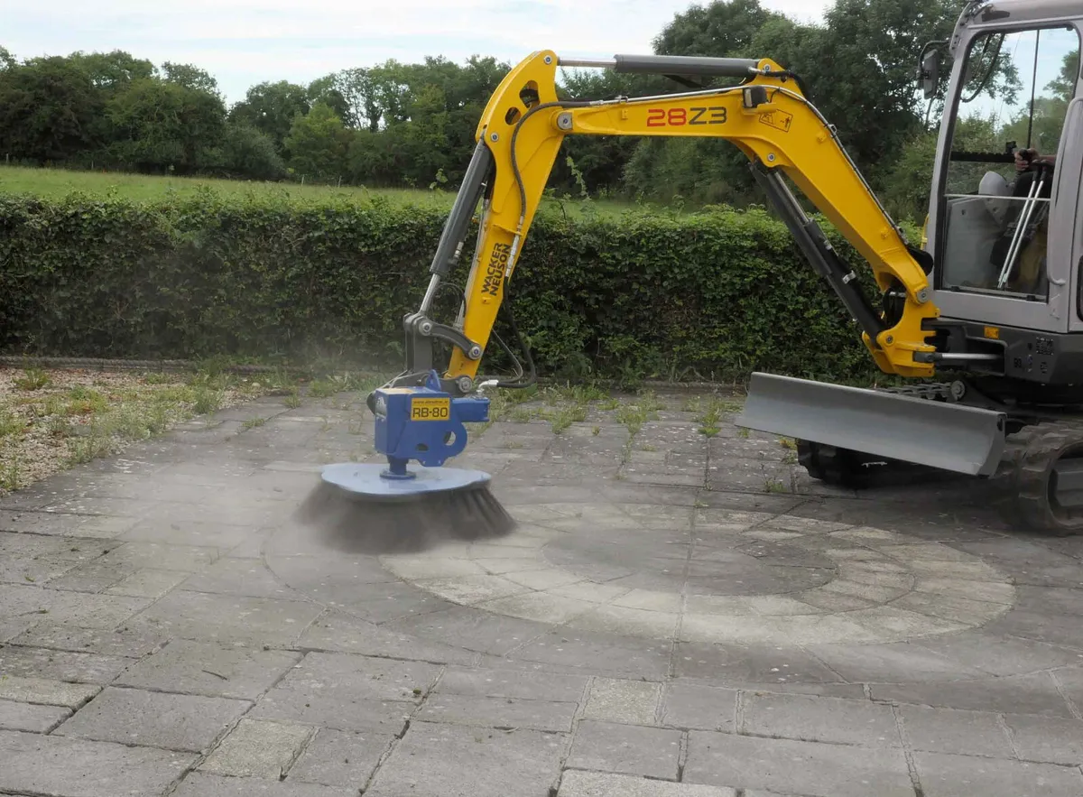Slanetrac RB80 Mini Digger Brush Attachment - Image 2
