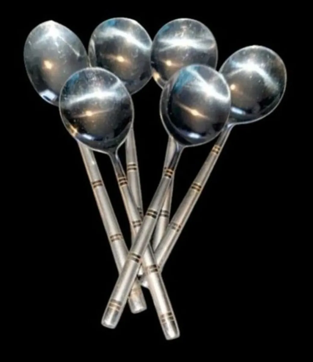 Vintage 'Canterbury' Cutlery Set - Image 2