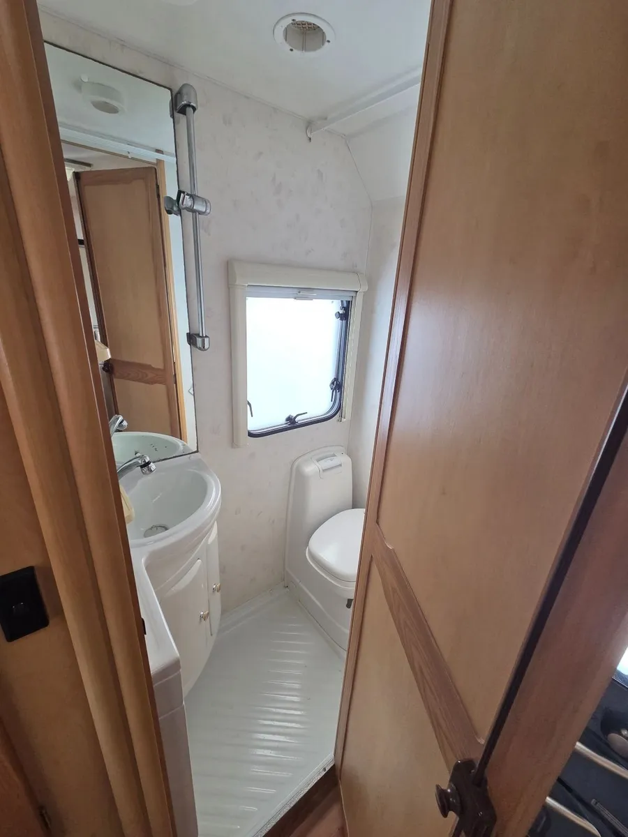 Motorhome - Image 4