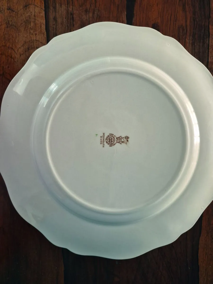 Royal Doulton D6195 Floral Multicolour Dinner 41pc - Image 1