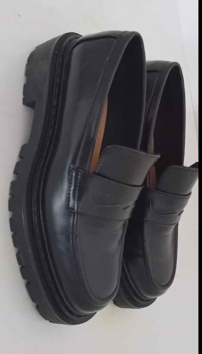 Ladies Winter Leather Shoes - Image 2