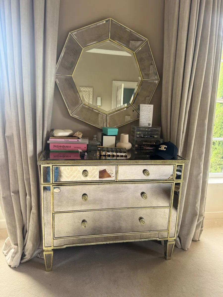 Bedroom furniture set - Image 3