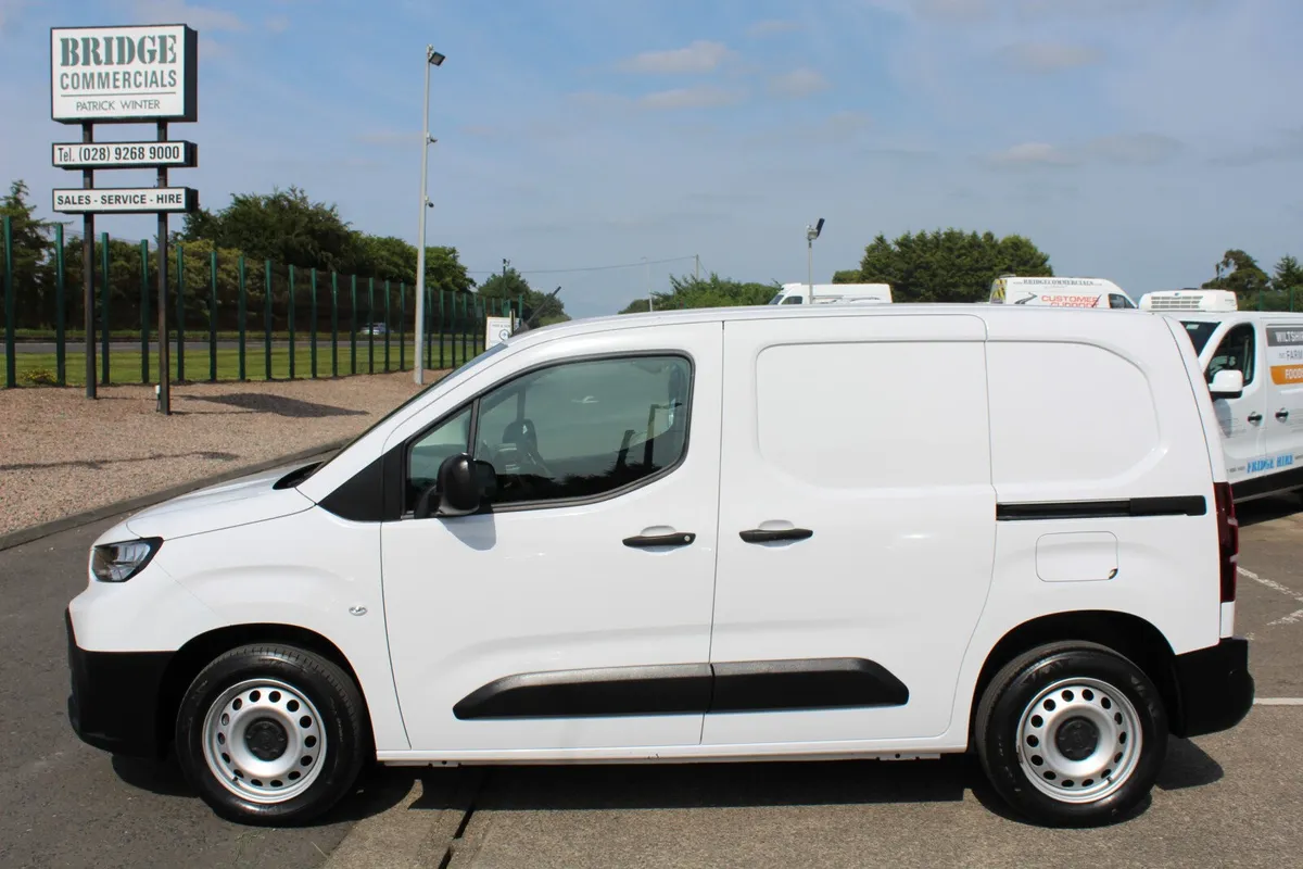 2025 Toyota Proace City L1 - Image 4