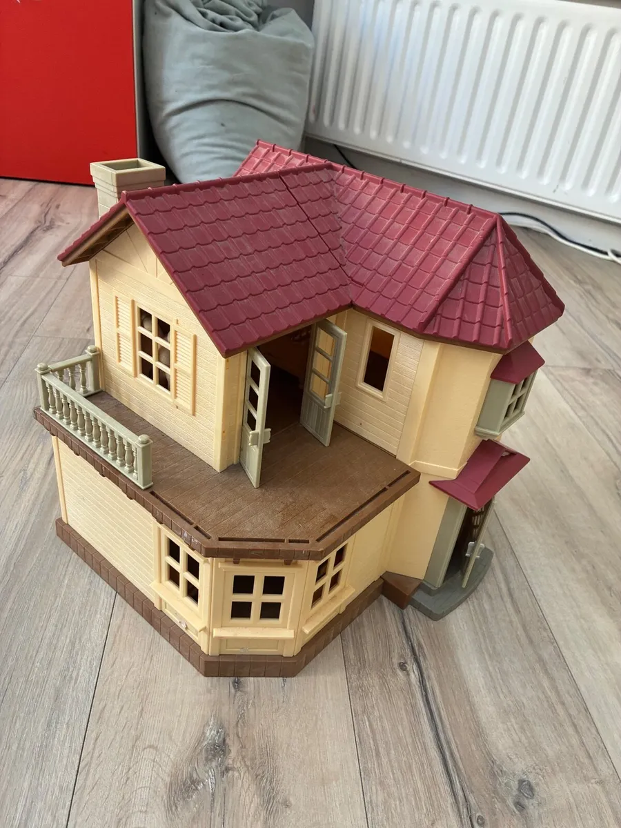 Sylvanian Family house with furniture - Image 3