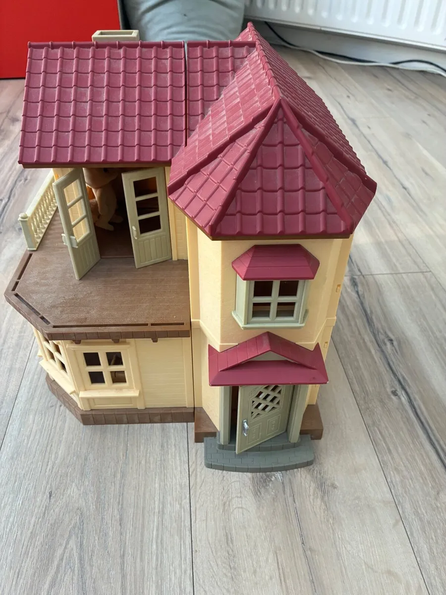 Sylvanian Family house with furniture - Image 1
