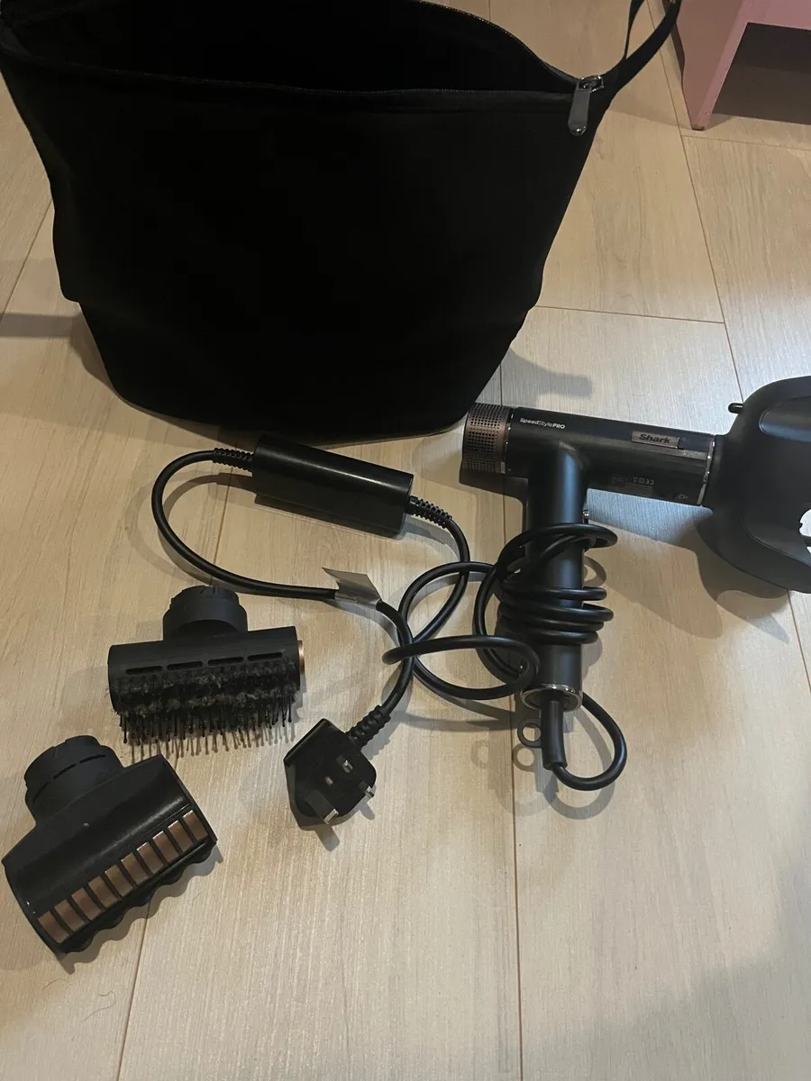 Shark hairdryer - Image 3