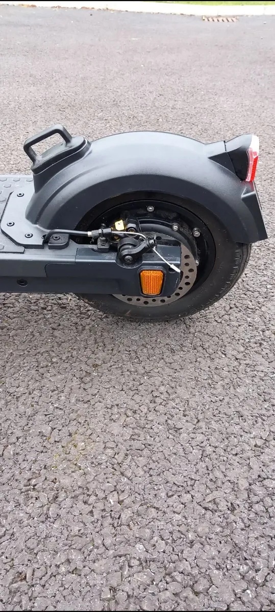 Carrera Impel Scooter - Image 3