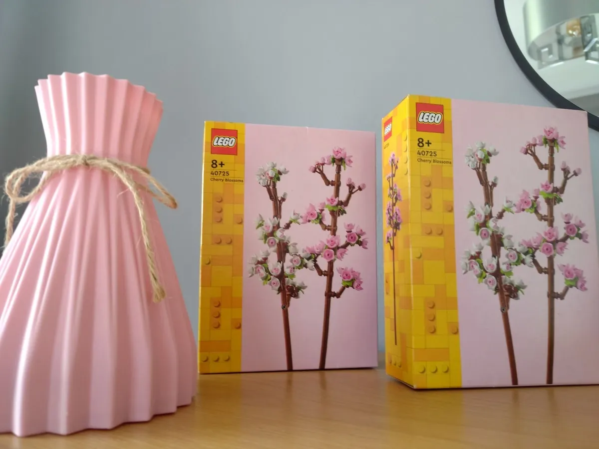 LEGO Botanicals Flower Sets €30 - Image 1