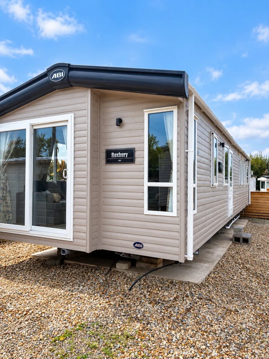 3 Bedroom ABI Roxbury Mobile Home for Sale on site - Image 1