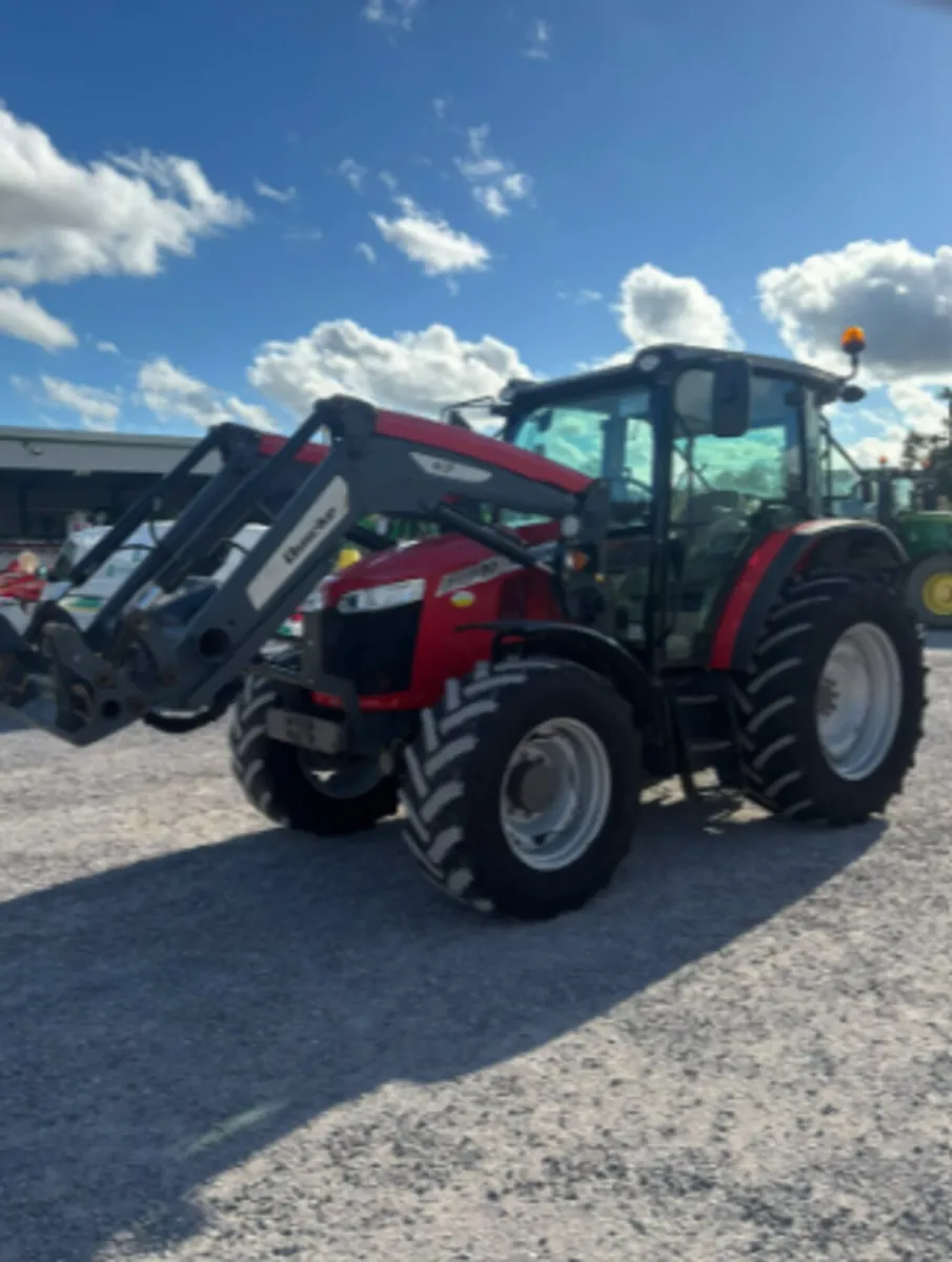 2021 Massey Ferguson 5711M - Image 2