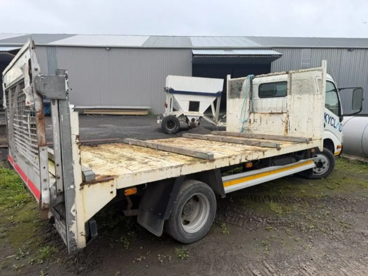 Toyota Dyna Pickup - Image 4