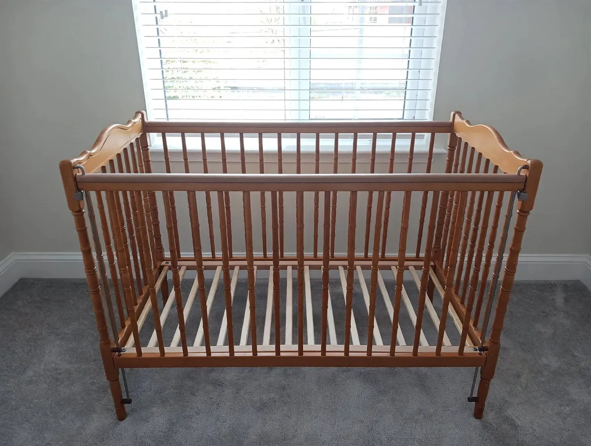 Cot - Image 1