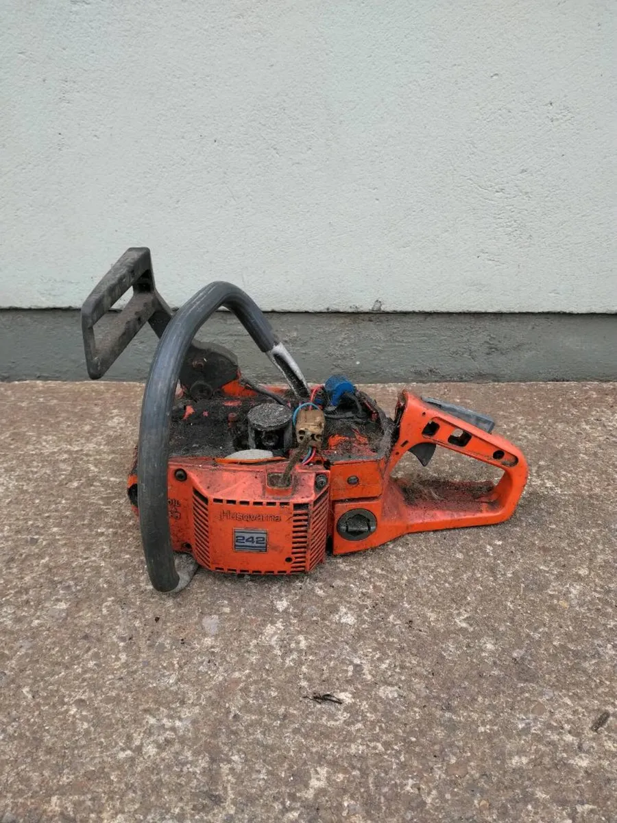 1990 Husqvarna 242 for Parts Only - Image 1