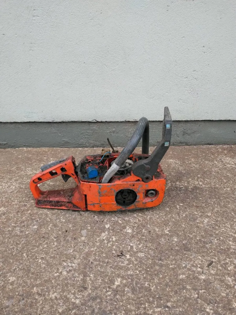 1990 Husqvarna 242 for Parts Only - Image 3