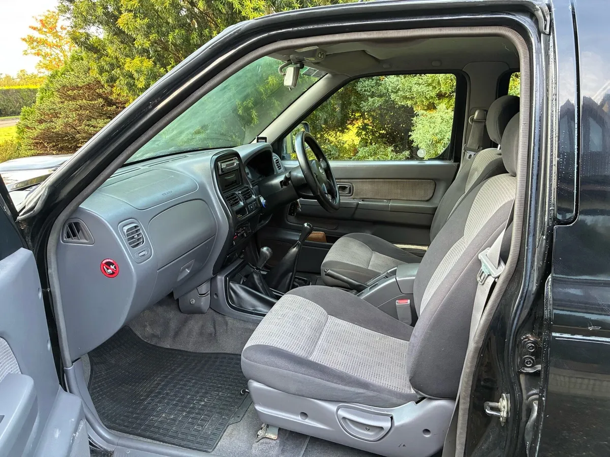 Nissan Nevara D22 Jeep - Image 4