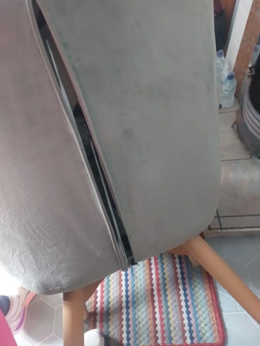 armchair - Image 3