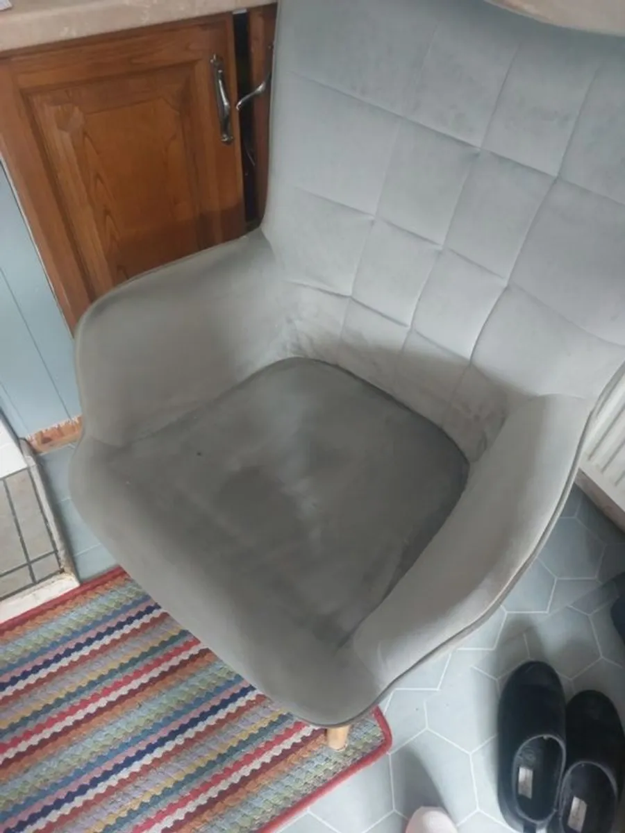 armchair - Image 4