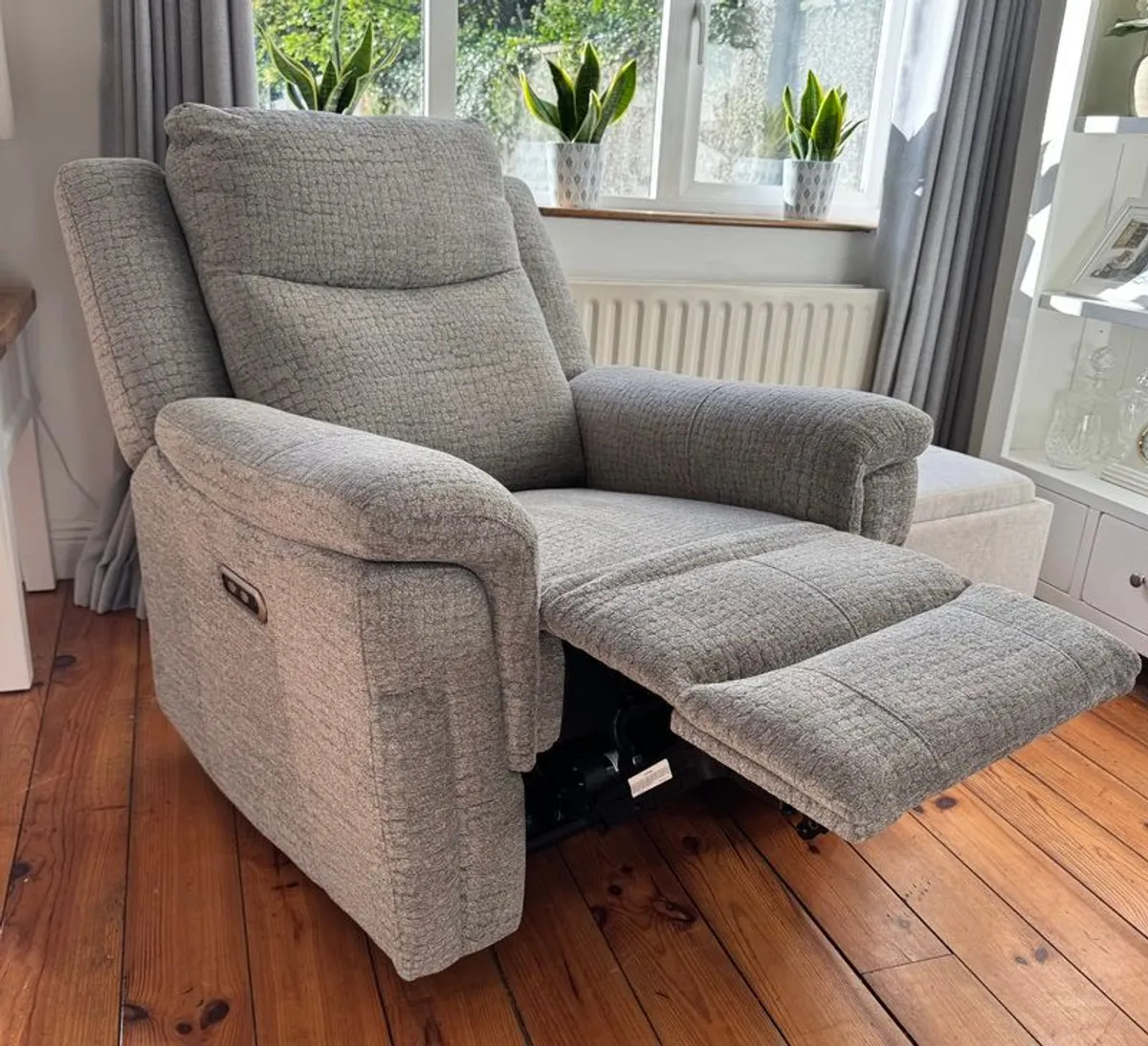 Lawson Power Recliner - Image 2