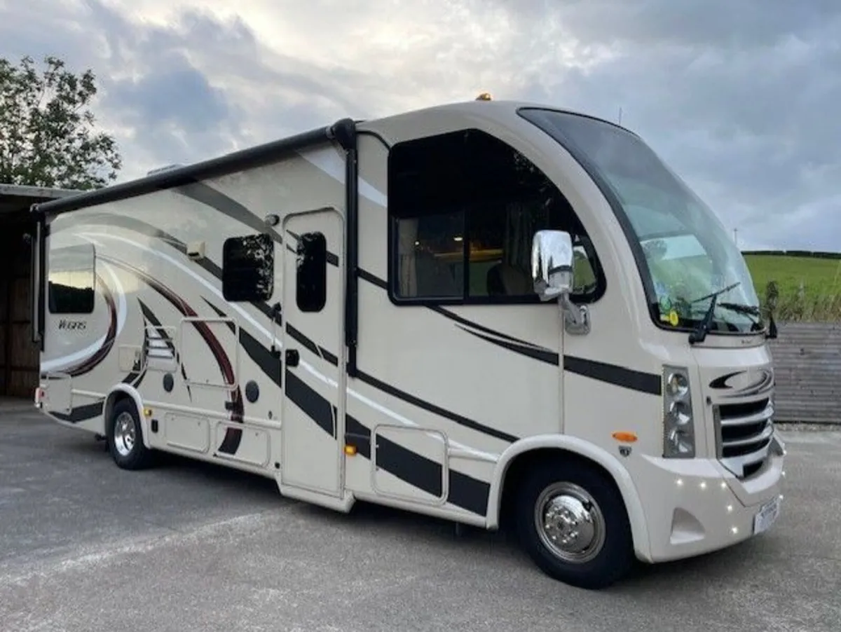 2016 Thor Vegas 25.2 – 5 Berth, 5 Belts, RV - Image 1