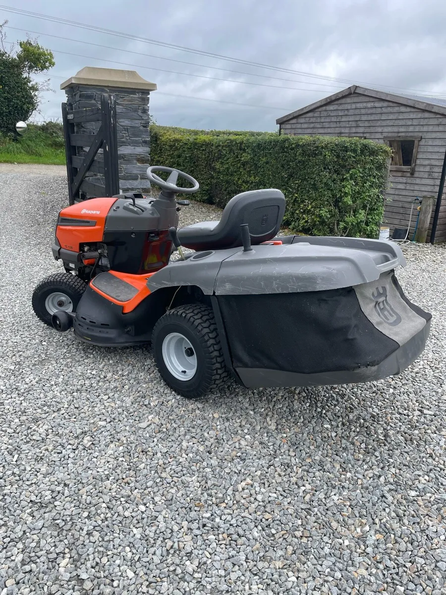 Husqvarna TC138 lawnmower - Image 2