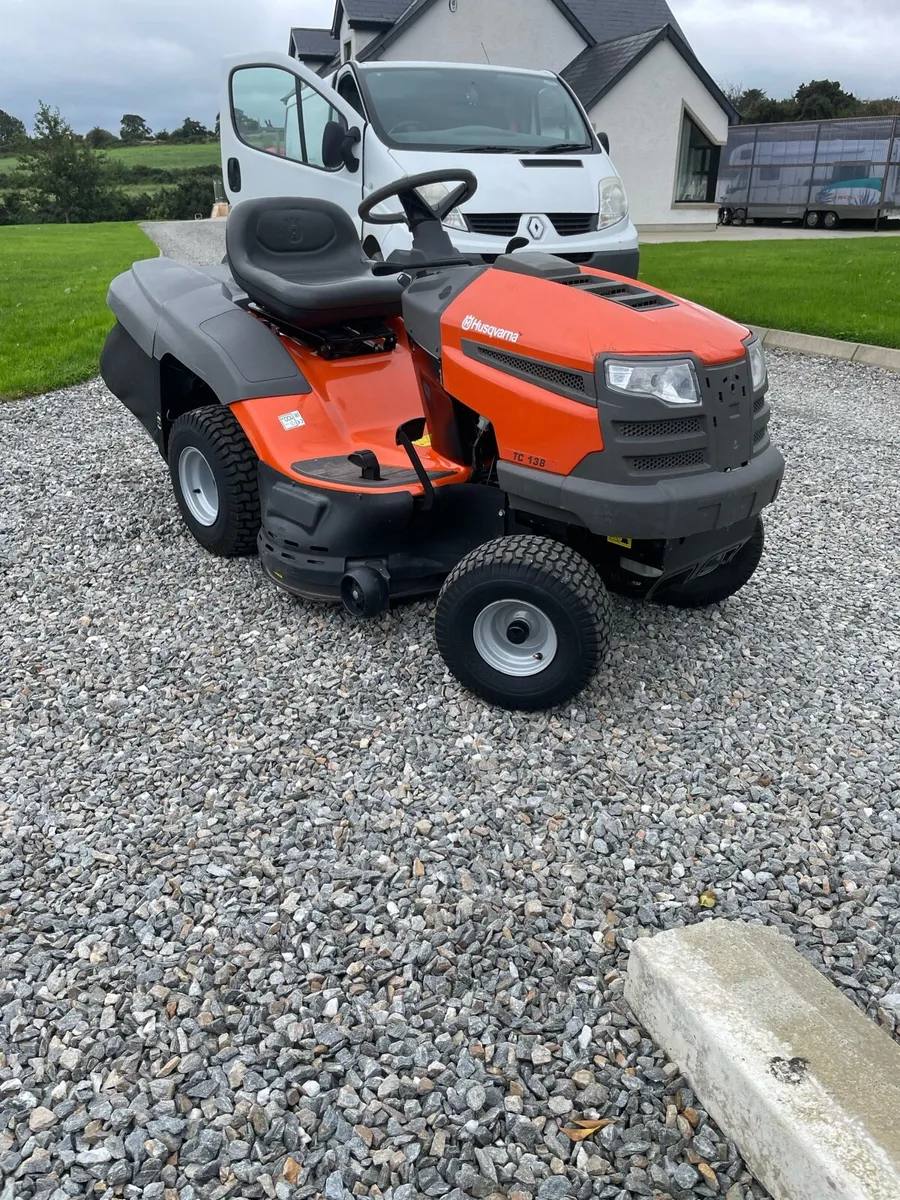 Husqvarna TC138 lawnmower - Image 4