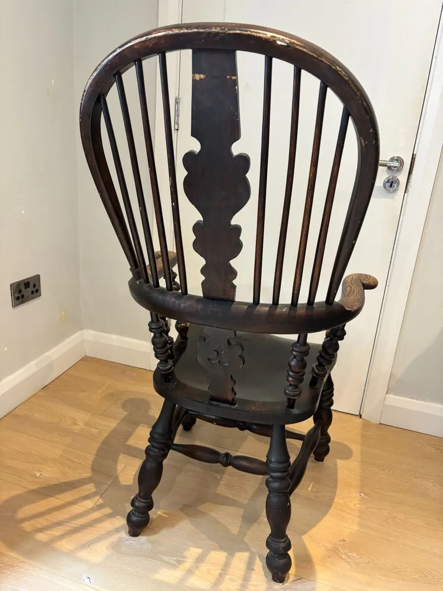 19th Century ash and elm Windsor arm chair - Image 3