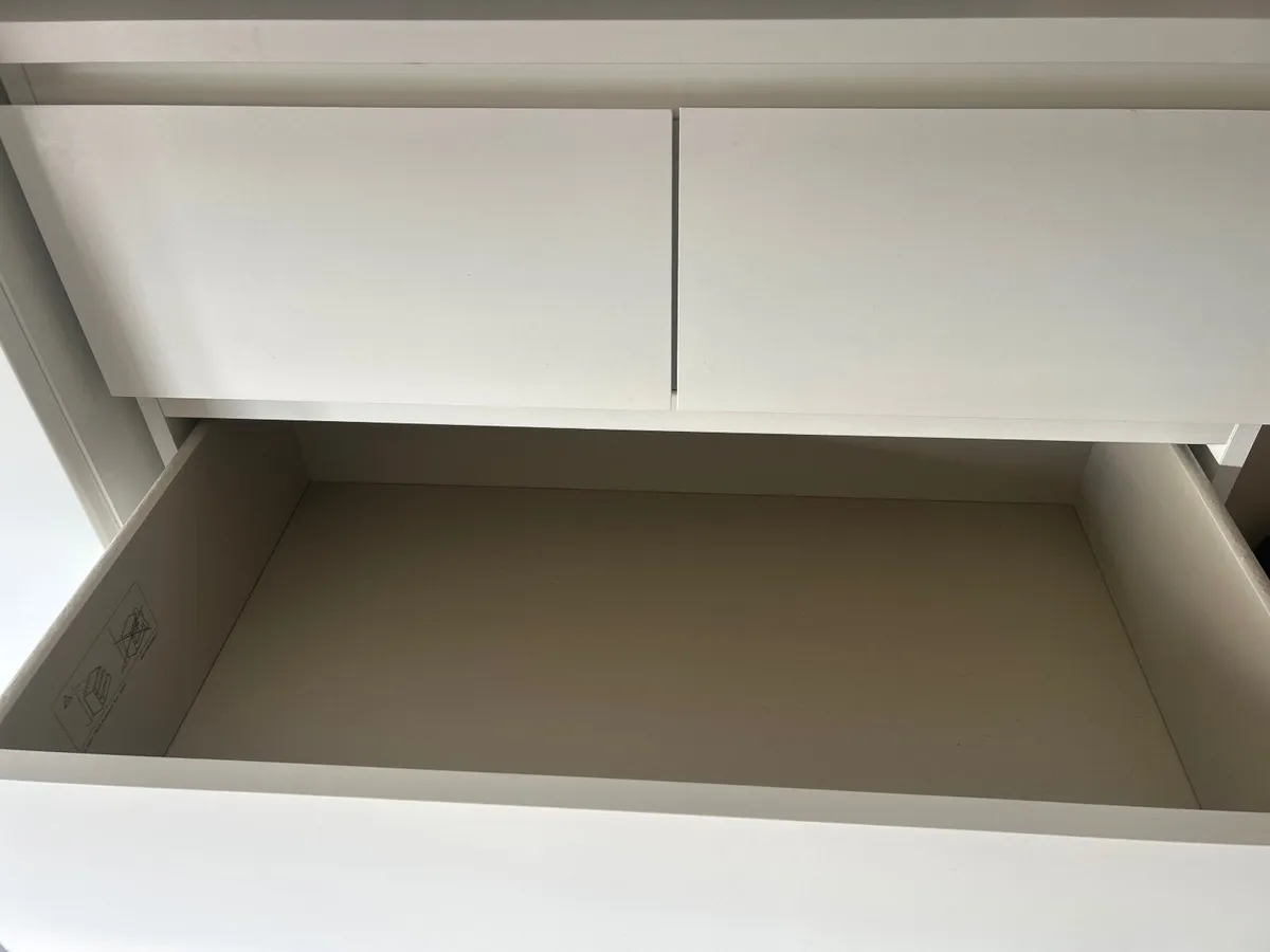 white 5-drawer chest of drawers - Image 3