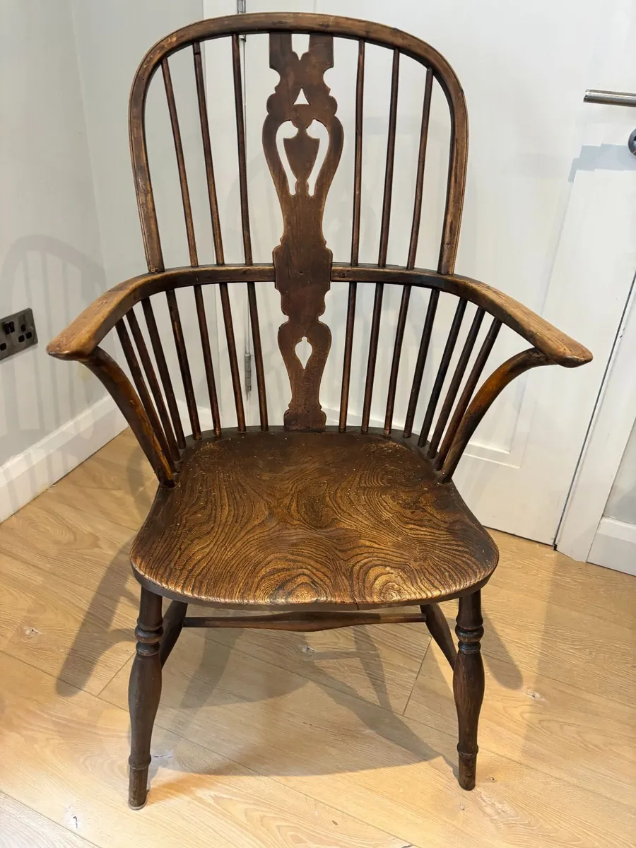 19th Century ash and elm Windsor arm chair - Image 1
