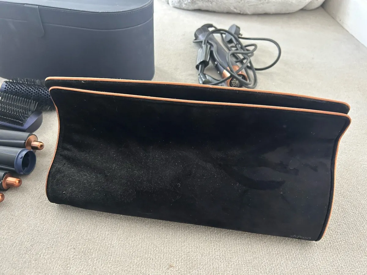 Dyson air wrap - Image 2