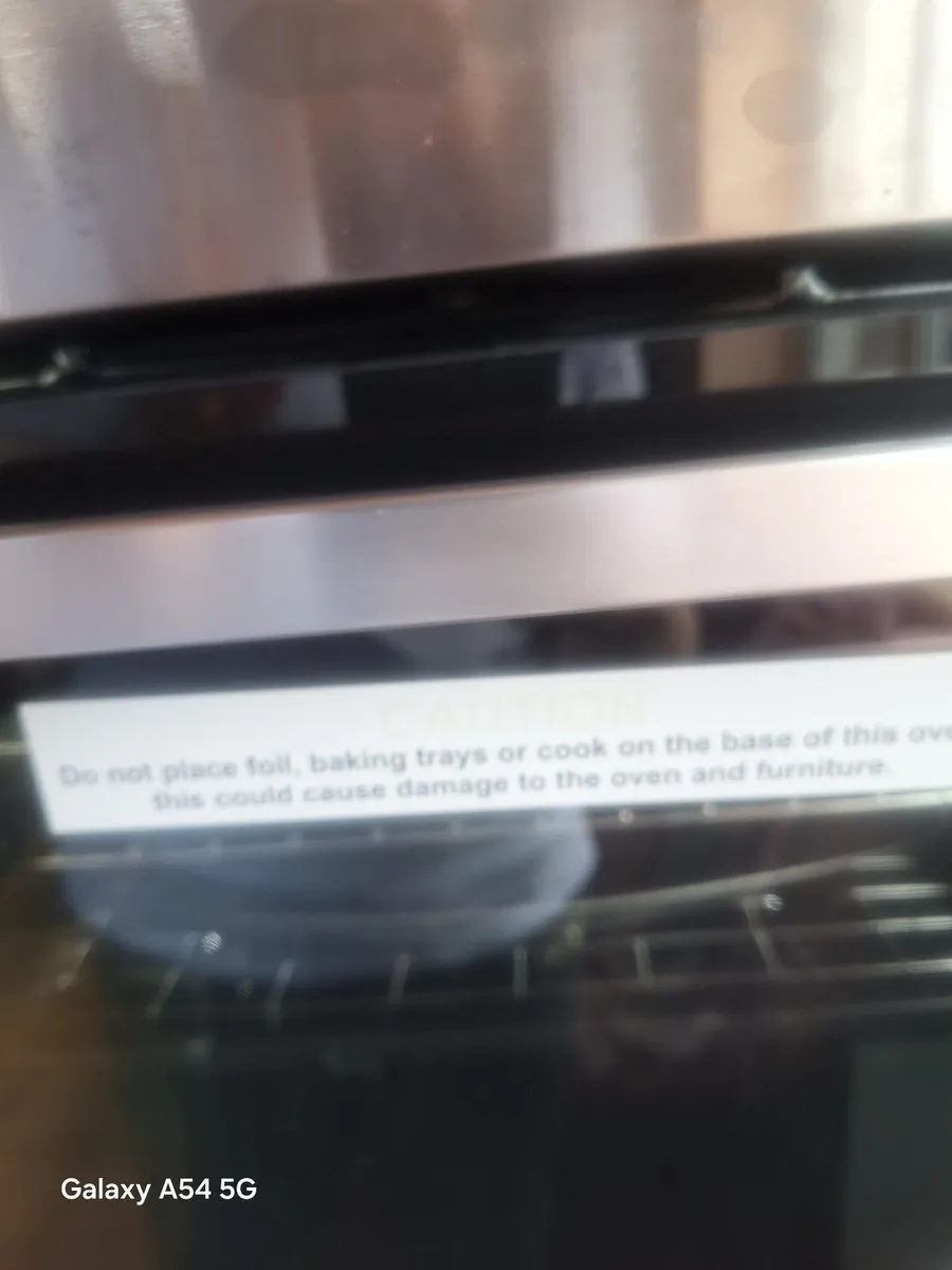 built-in oven and separate hob - Image 4