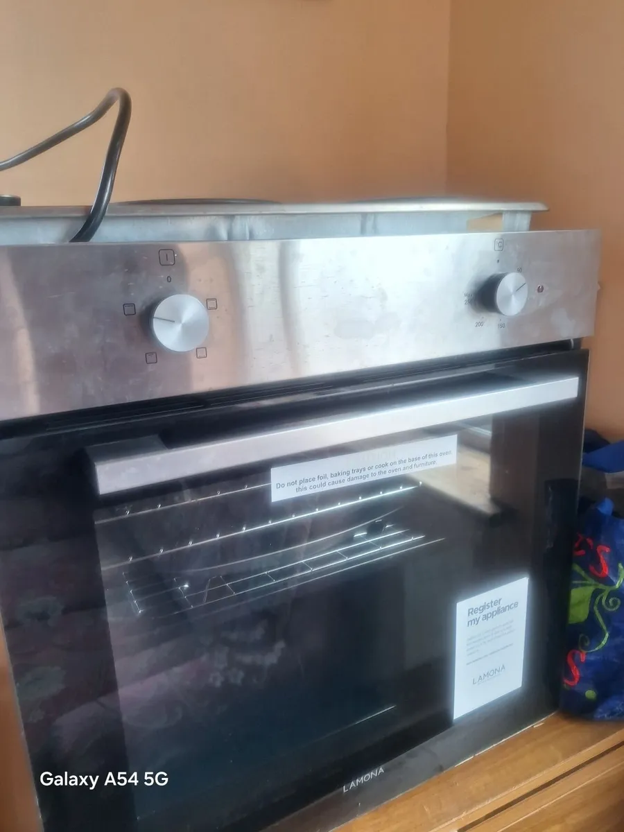built-in oven and separate hob - Image 2