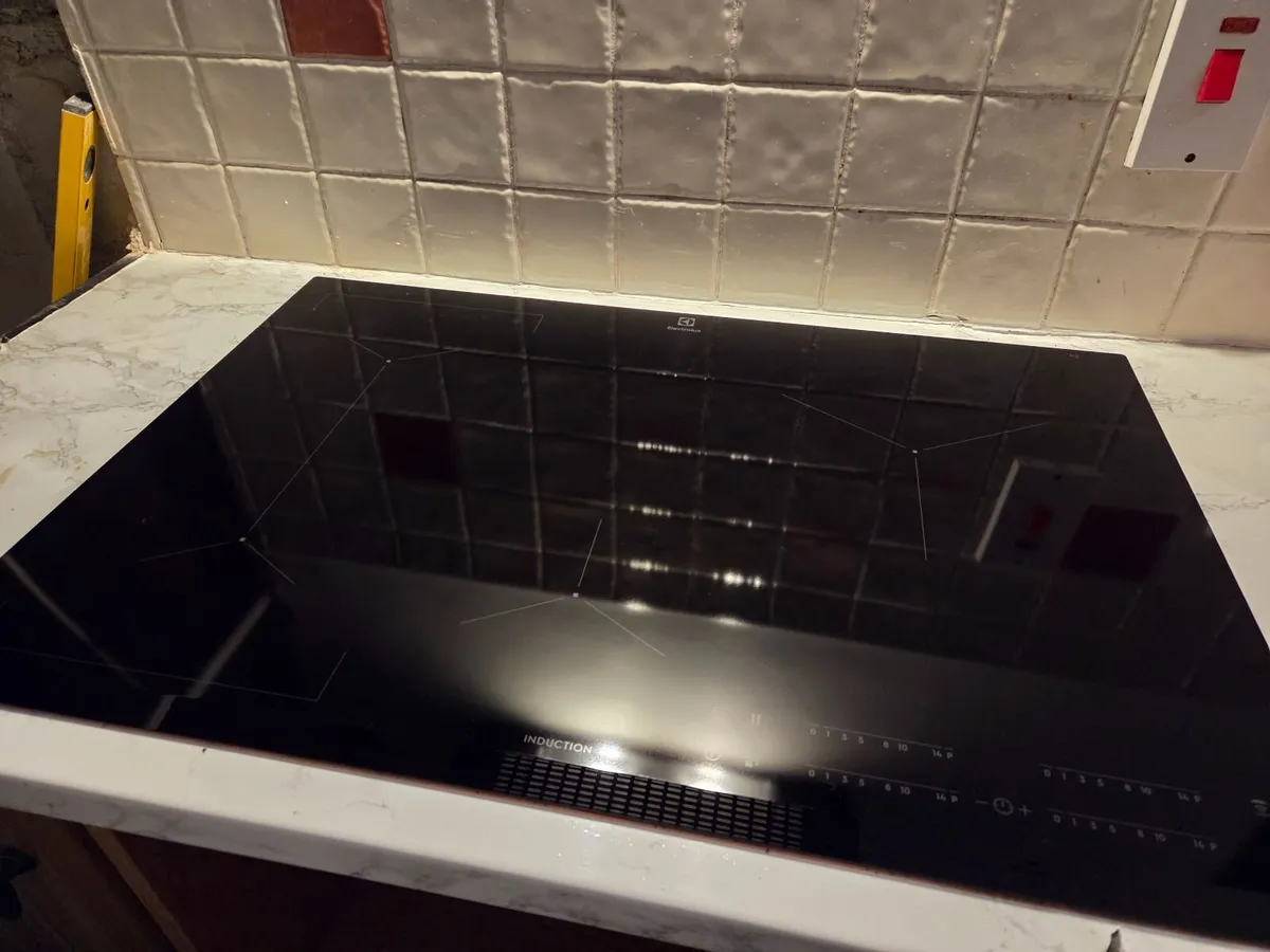 Electrolux Induction 80cm Cooker - Image 3