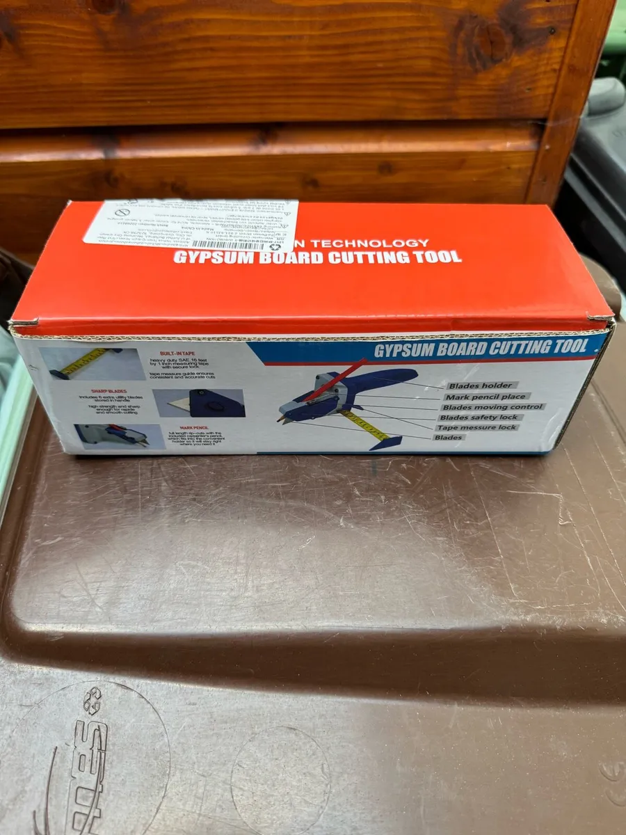 Cutting tool for plasterboards - Image 3