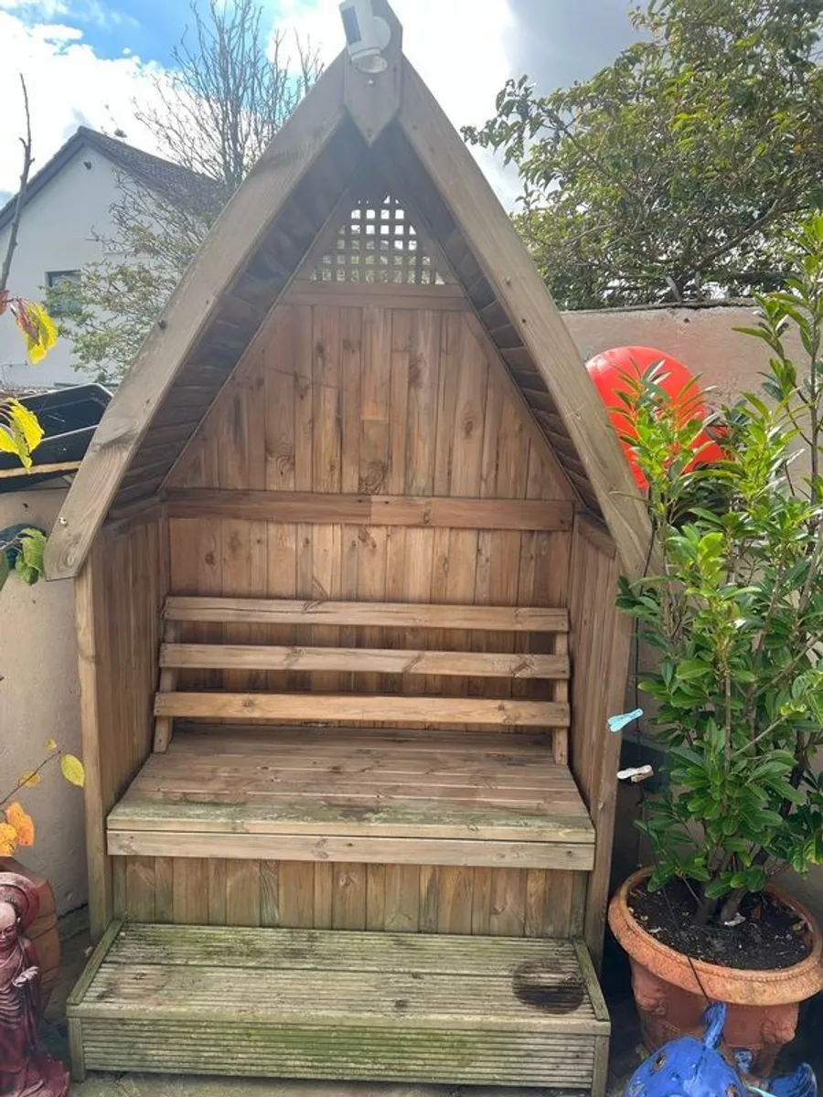 garden arbour seat in perfect condition - Image 1