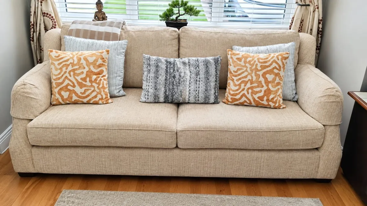 3 Seater Couch - Immaculate Condition - Free - Image 1
