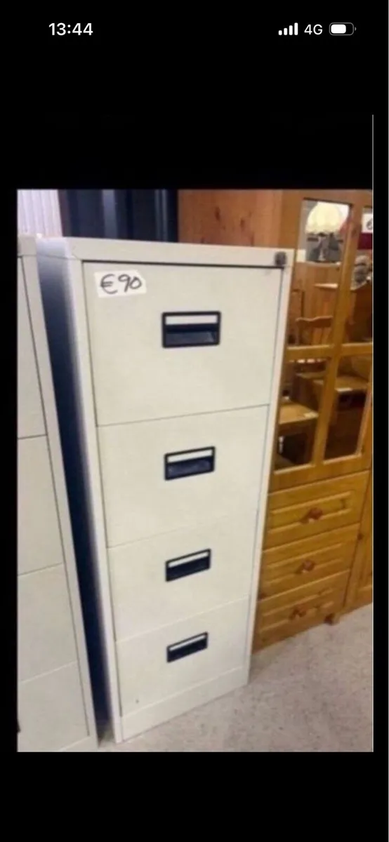 Filling cabinet