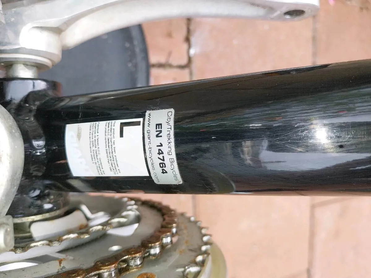 Giant hybrid bike Immaculate - Image 3
