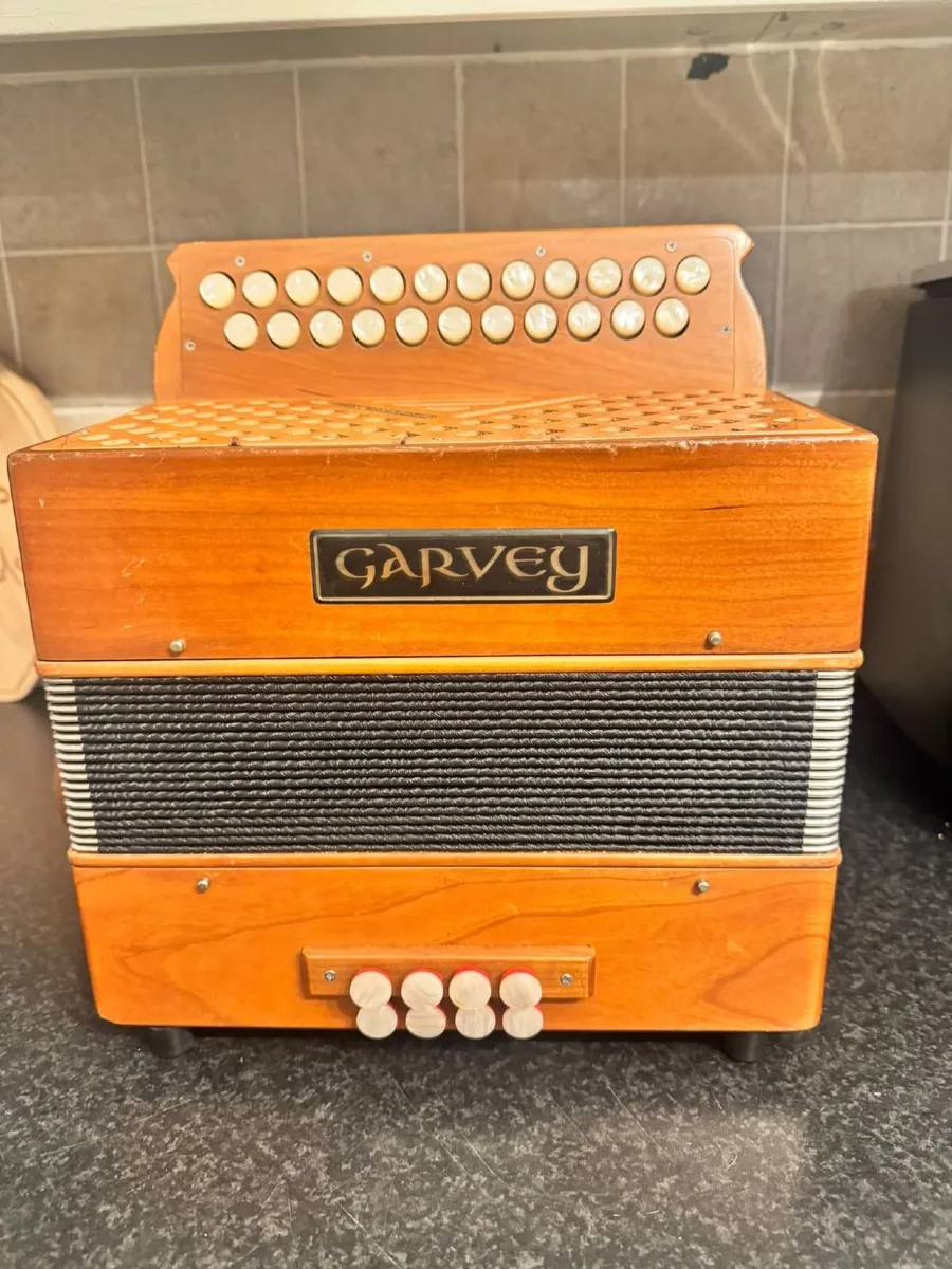 Button Accordion (Garvey TAM 2) - Image 1