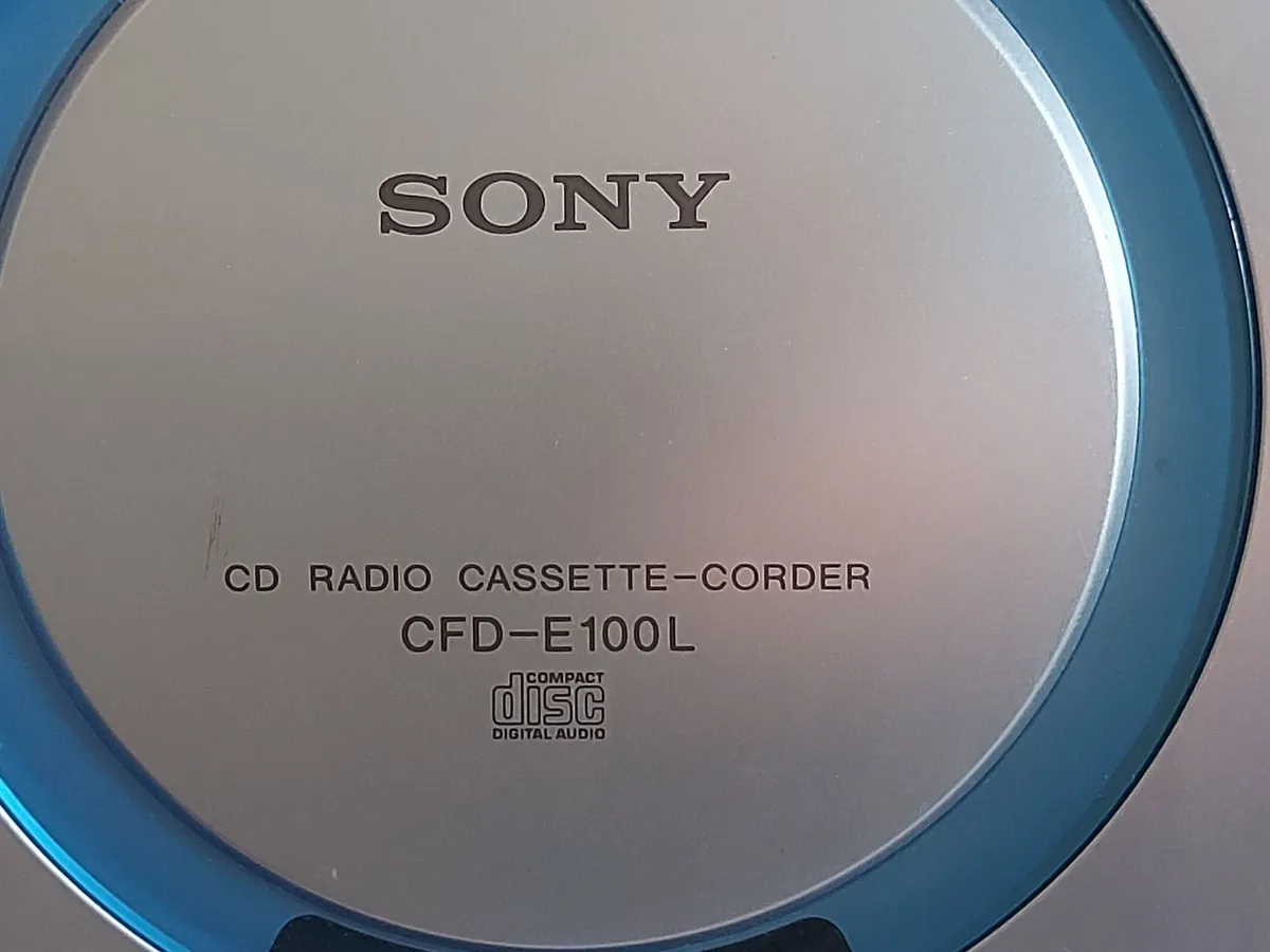 Sony Stereo CD Radio Cassette Model CFD-E100L - Image 4