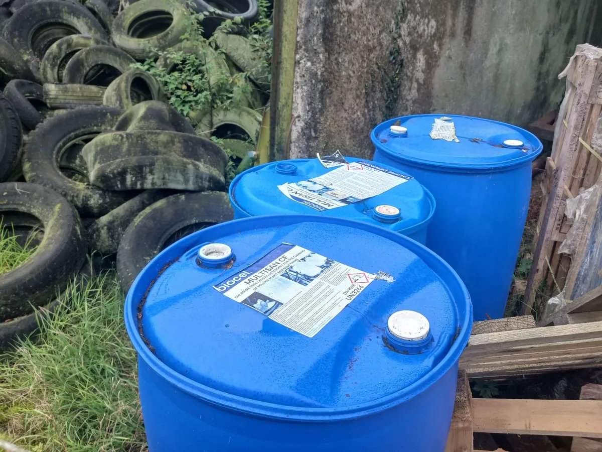 200 litre barrels