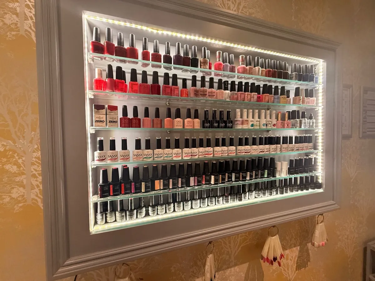 Beauty salon furniture - Image 3