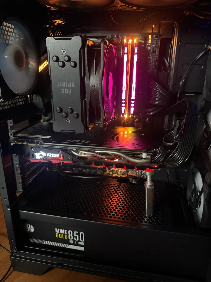 Custom game PC + monitor - Image 4
