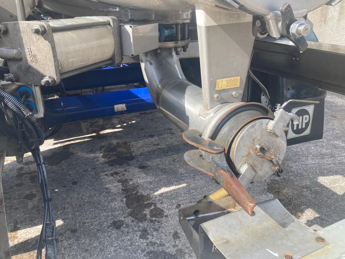 Maisoneuve Vacuum Tanker Trailer - Image 2