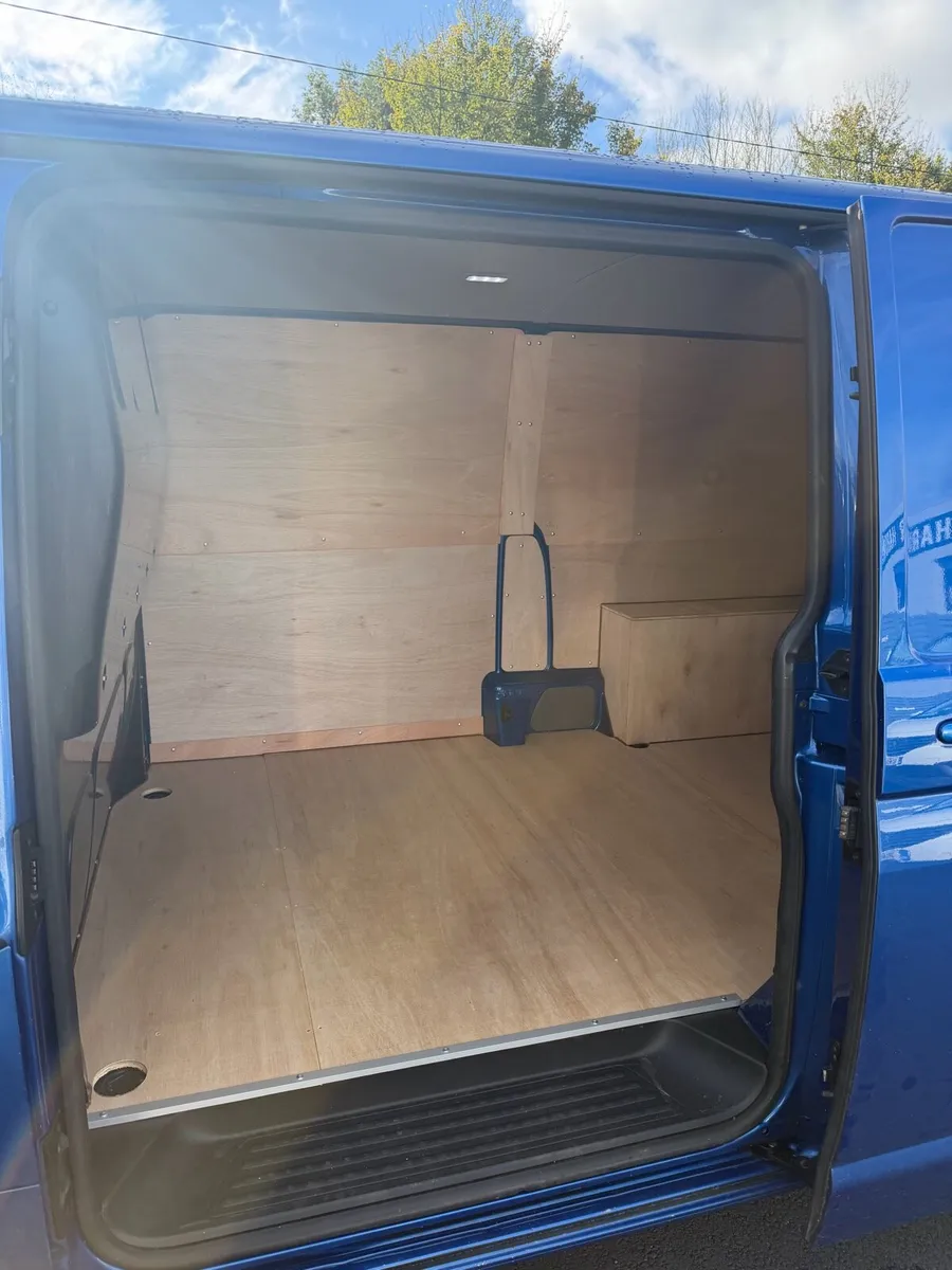 Volkswagen Transporter 2.0 BiTDI 204BHP - Image 3