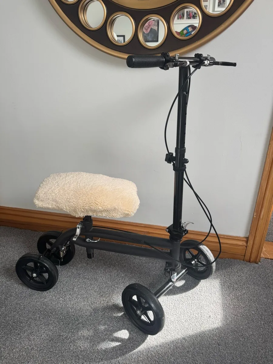 Knee Rover mobility scooter - Image 1