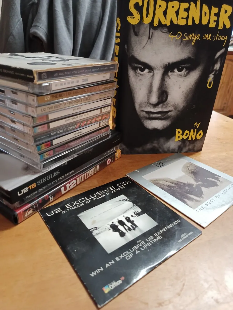 U2 Collection  CDs / DVDs / Book - Image 2