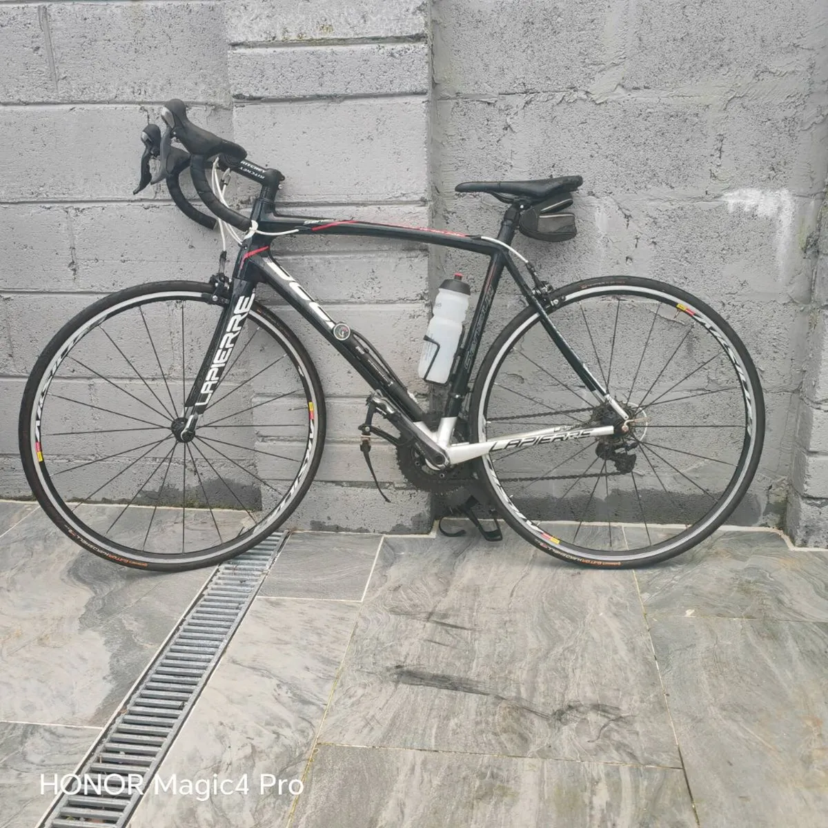 Men's Carbon Fibre Racing bike - Image 1