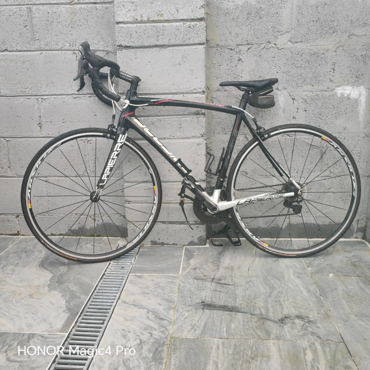 Men's Carbon Fibre Racing bike - Image 3