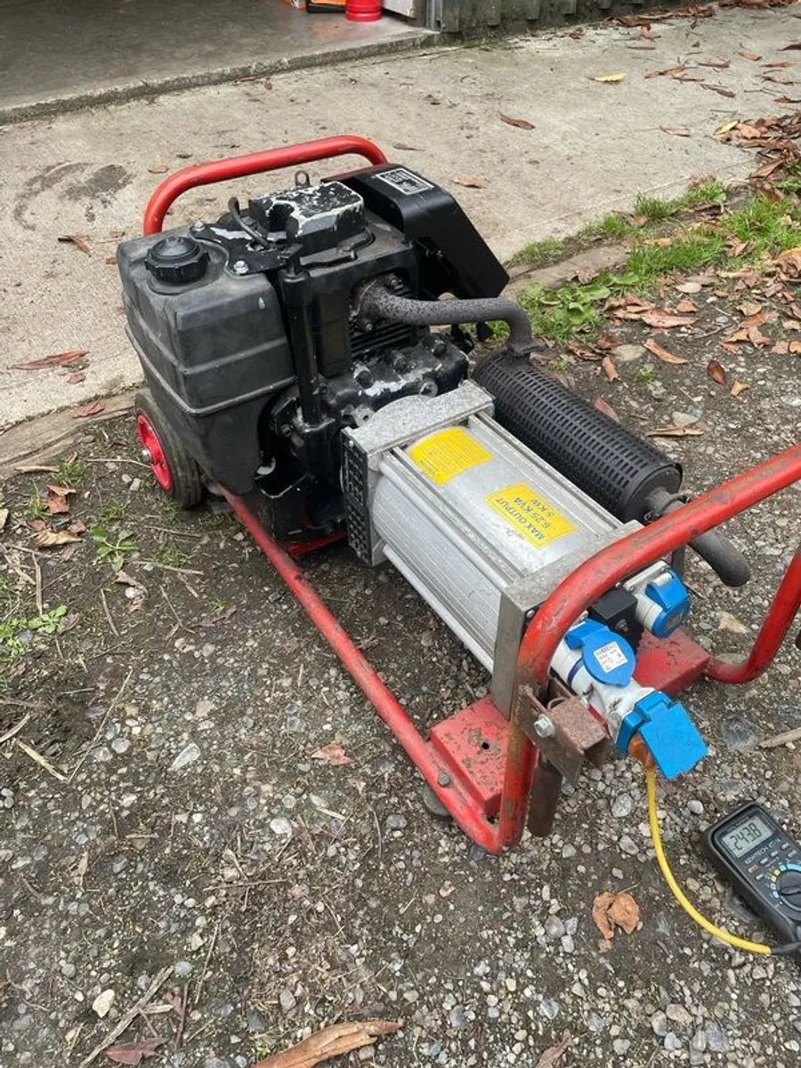 Generator Kohler petrol 11HP 2 x 230V - Image 3